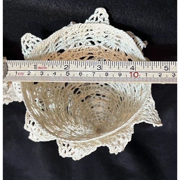 5 Vtg Handmade White Crochet Christmas Starched Trees Decor Varied Heights 5-8in - Picture 8 of 9